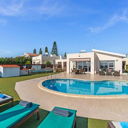 קורל ביי Villa Marina Sunrise By Ezoria Villas מראה חיצוני תמונה