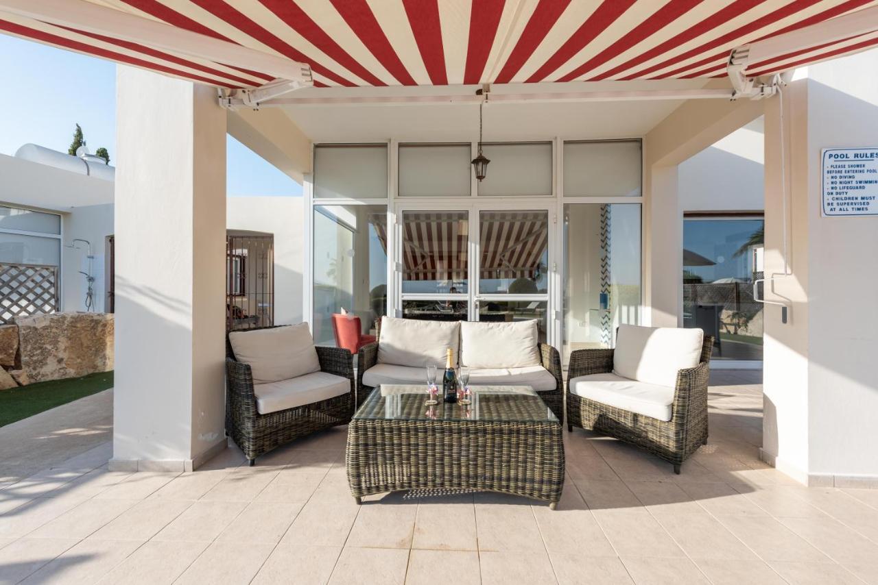 קורל ביי Villa Marina Sunrise By Ezoria Villas מראה חיצוני תמונה