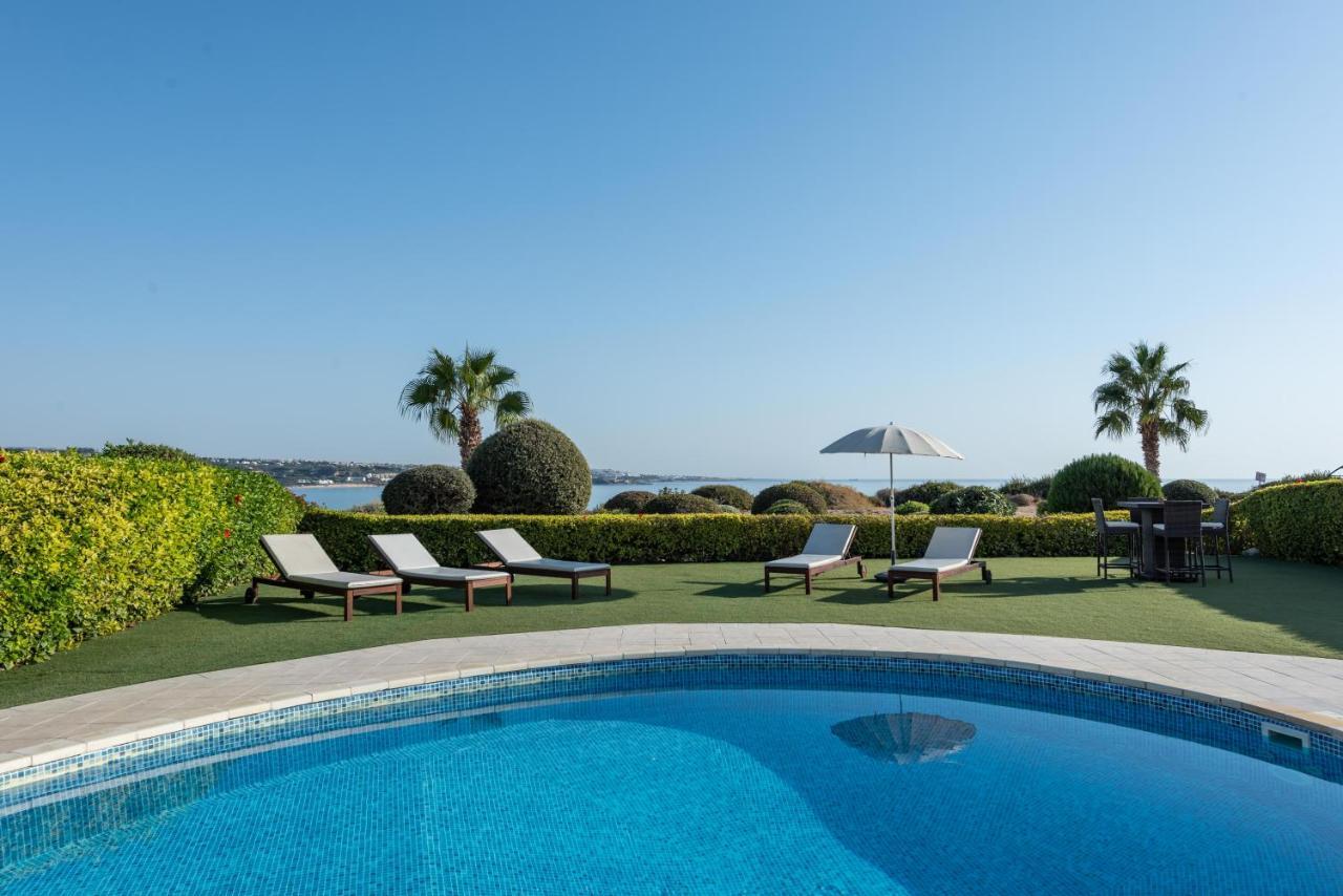 קורל ביי Villa Marina Sunrise By Ezoria Villas מראה חיצוני תמונה