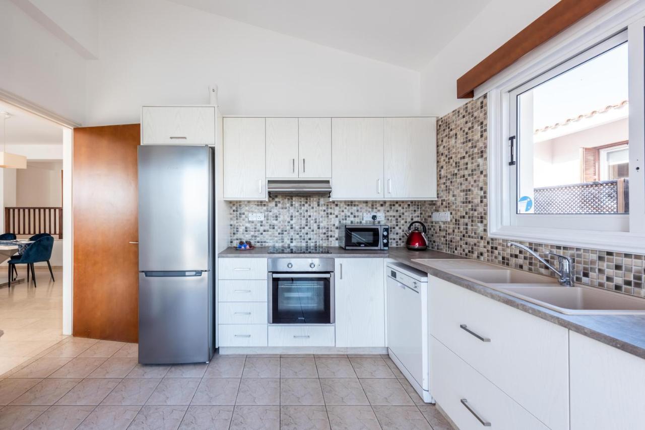 קורל ביי Villa Marina Sunrise By Ezoria Villas מראה חיצוני תמונה
