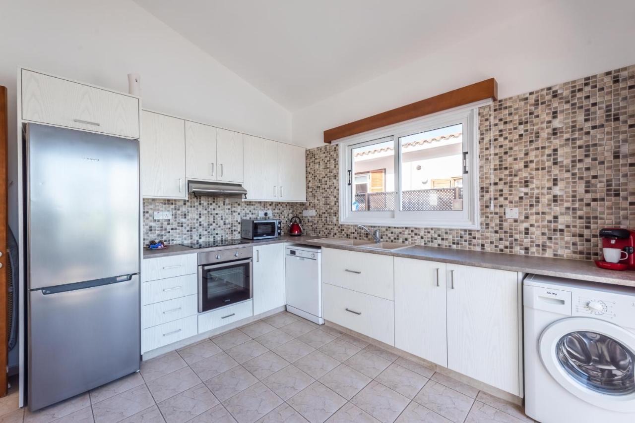 קורל ביי Villa Marina Sunrise By Ezoria Villas מראה חיצוני תמונה