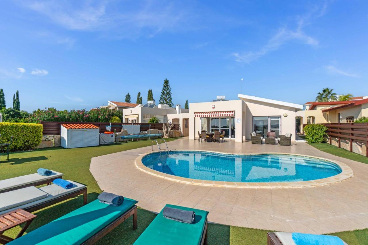 קורל ביי Villa Marina Sunrise By Ezoria Villas מראה חיצוני תמונה