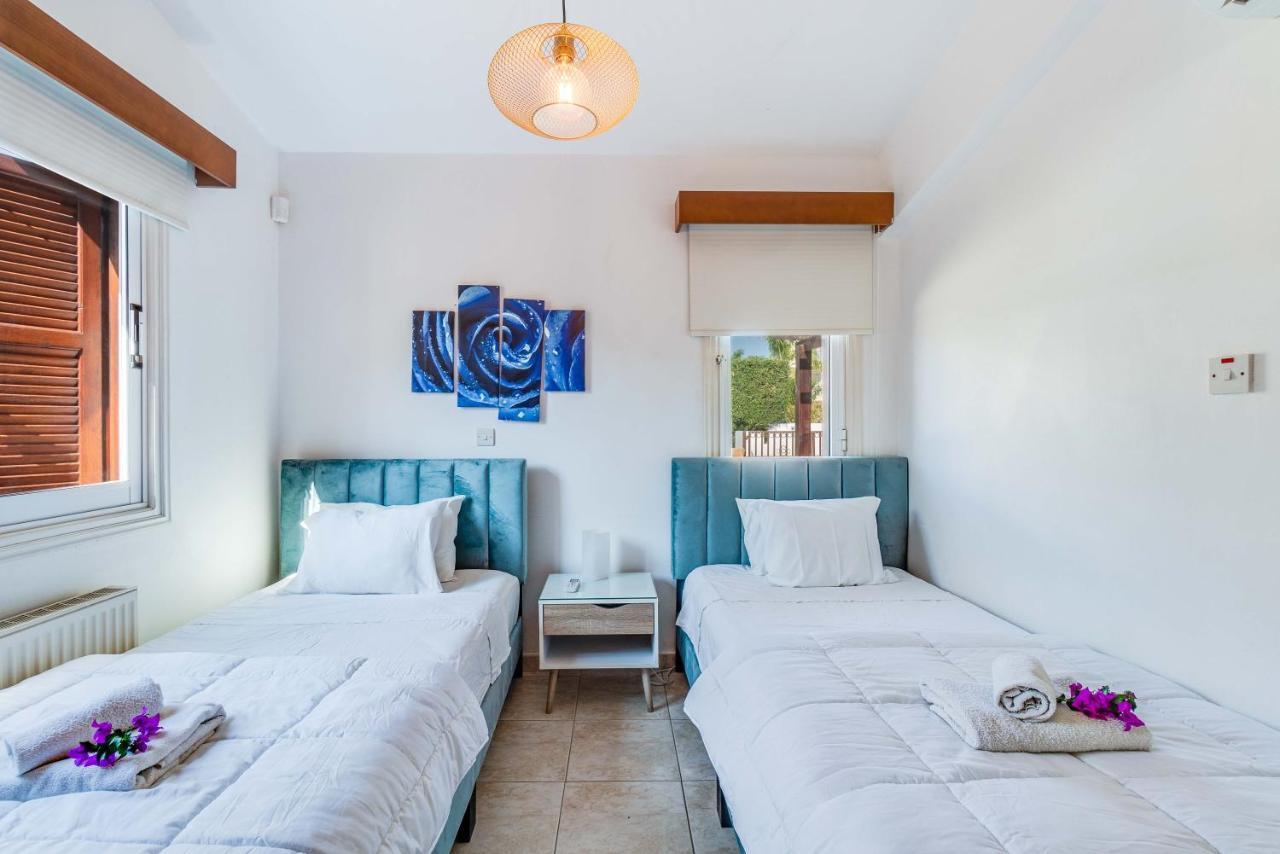 קורל ביי Villa Marina Sunrise By Ezoria Villas מראה חיצוני תמונה